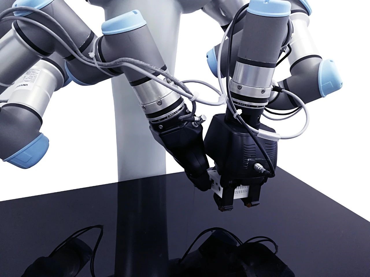 優(yōu)傲機器人